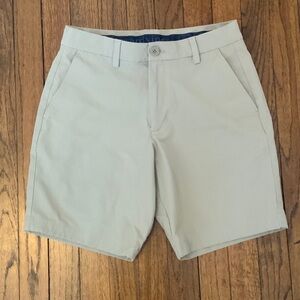 Vineyard Vines Men's Beige Flat Front Shorts performance material size 28